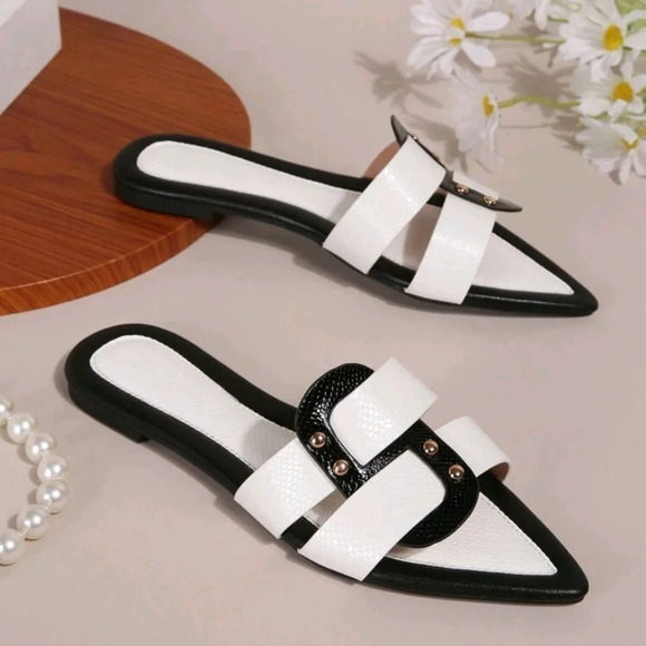 Women's 2024 New Flat Sandals With Black And White Colorblock, Pointed Toe - Picture 1 of 5